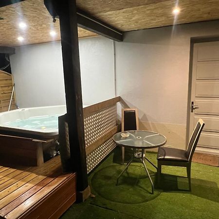 Le Gite Du Cavalier Au Coeur De La Foret/Jacuzzi دول المظهر الخارجي الصورة