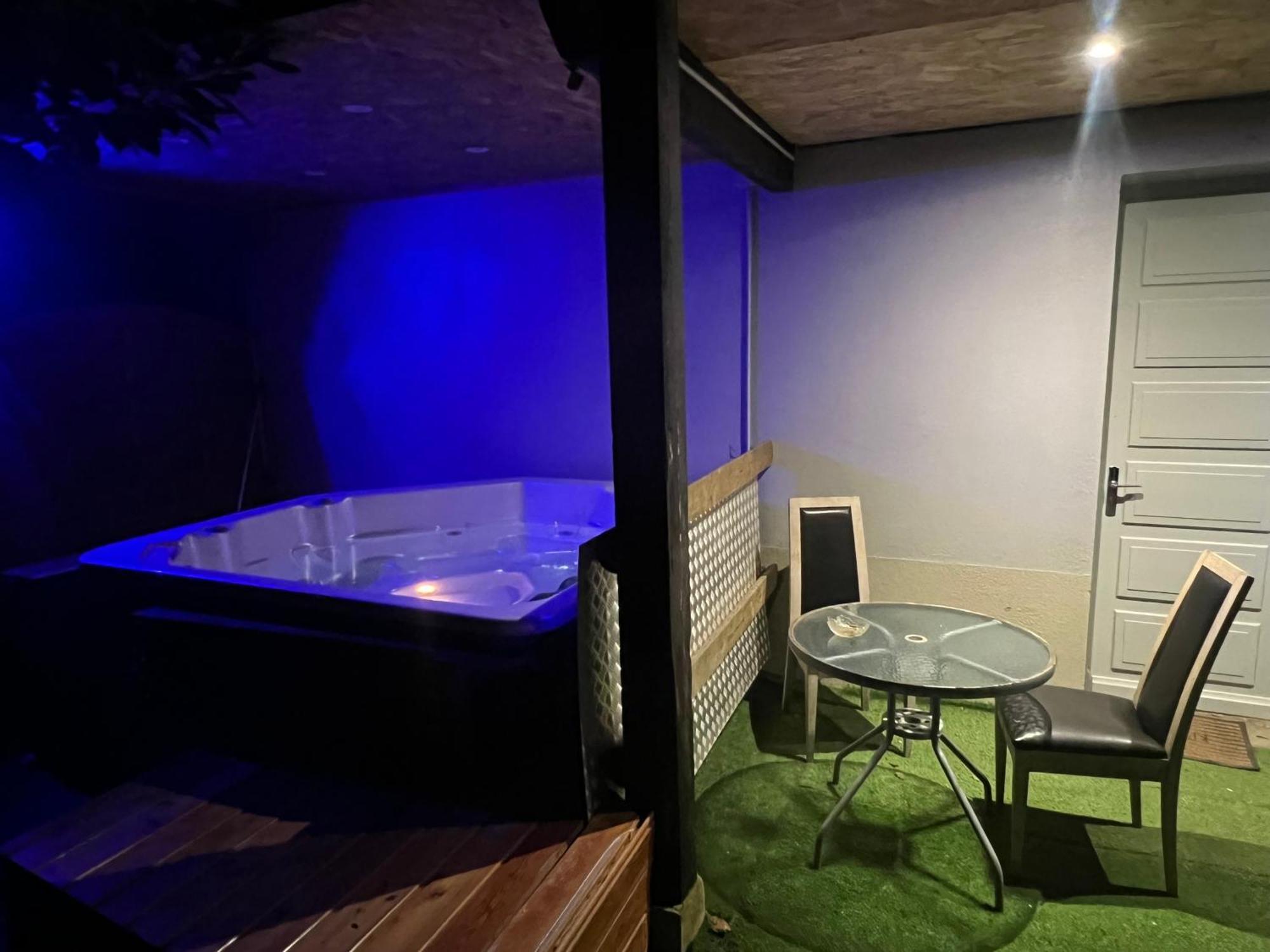 Le Gite Du Cavalier Au Coeur De La Foret/Jacuzzi دول المظهر الخارجي الصورة